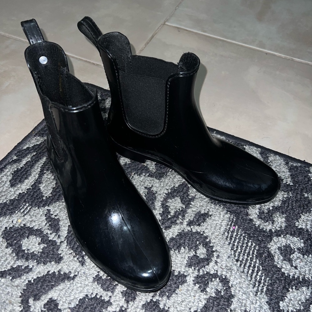 Rugged Outback Black ankle winter and rain boots